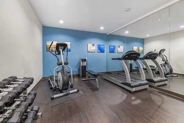 Comfort Suites Lake Geneva East 4