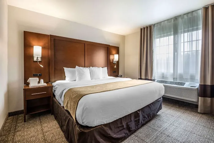 Comfort Suites at Par 4 Resort 4