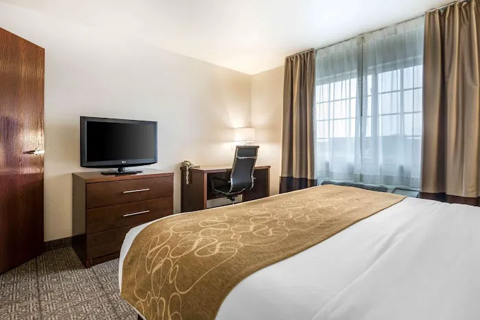 Comfort Suites at Par 4 Resort 4