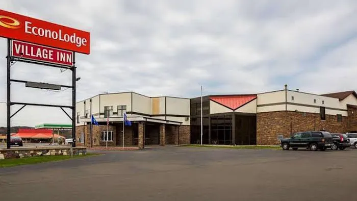 Econo Lodge Waupaca 4