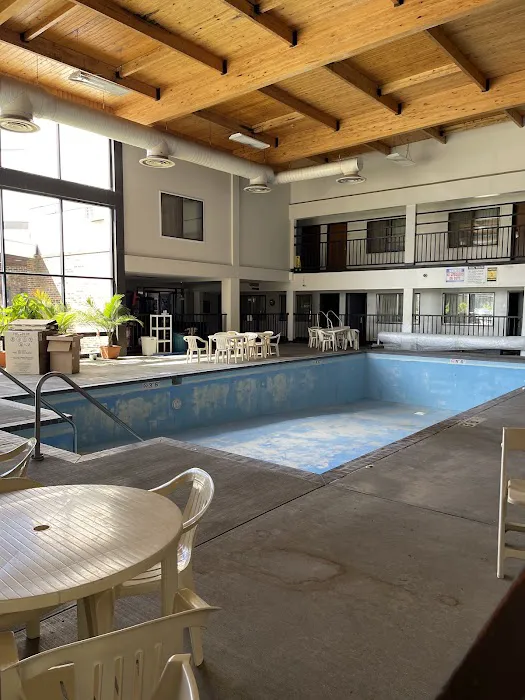 Econo Lodge Waupaca 4
