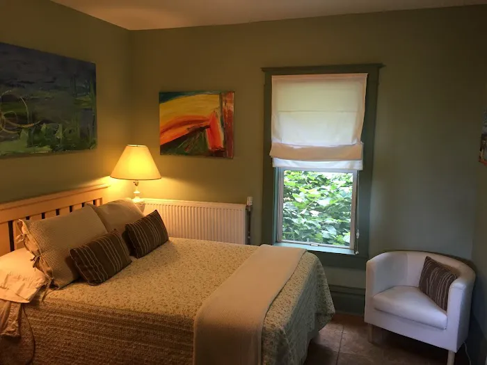 Artha bed and breakfast 4