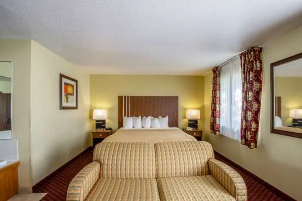 Quality Inn 4