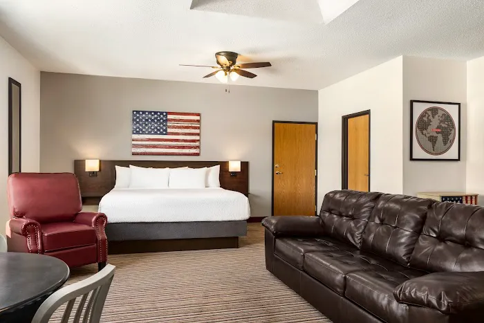 Ramada by Wyndham Richland Center 4