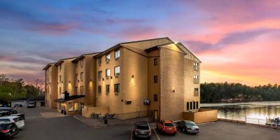 The VUE Boutique Hotel & Boathouse