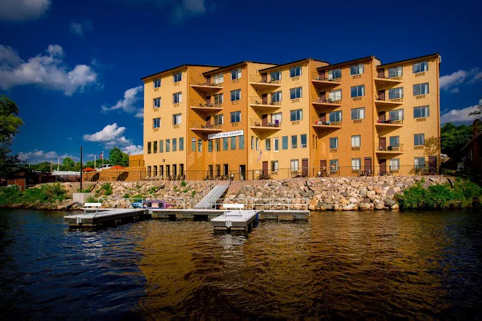 The VUE Boutique Hotel & Boathouse 4