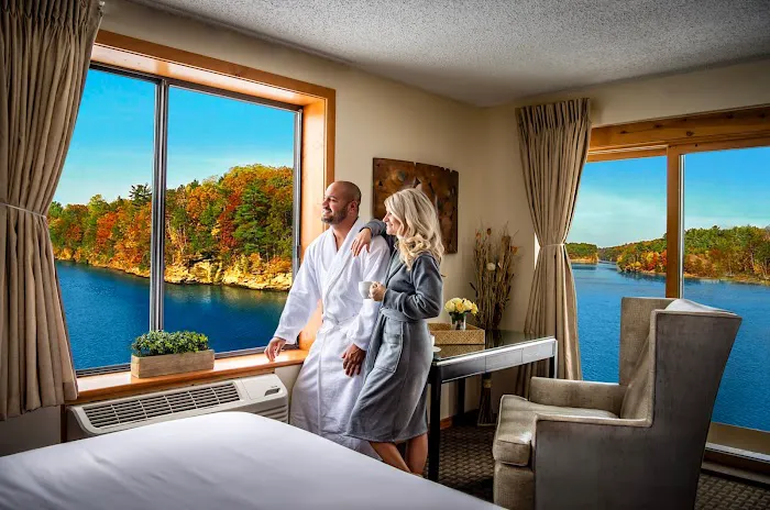 The VUE Boutique Hotel & Boathouse 4
