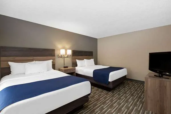 Days Inn & Suites by Wyndham Wisconsin Dells 4