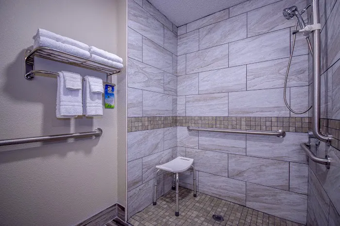 Days Inn & Suites by Wyndham Wisconsin Dells 4