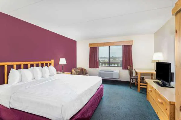 AmericInn by Wyndham Wisconsin Dells 4