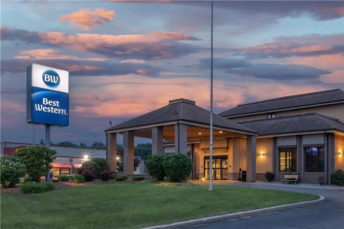 Best Western Ambassador Inn & Suites 4