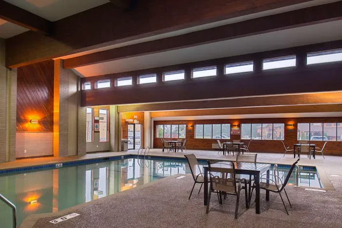 Best Western Ambassador Inn & Suites 4