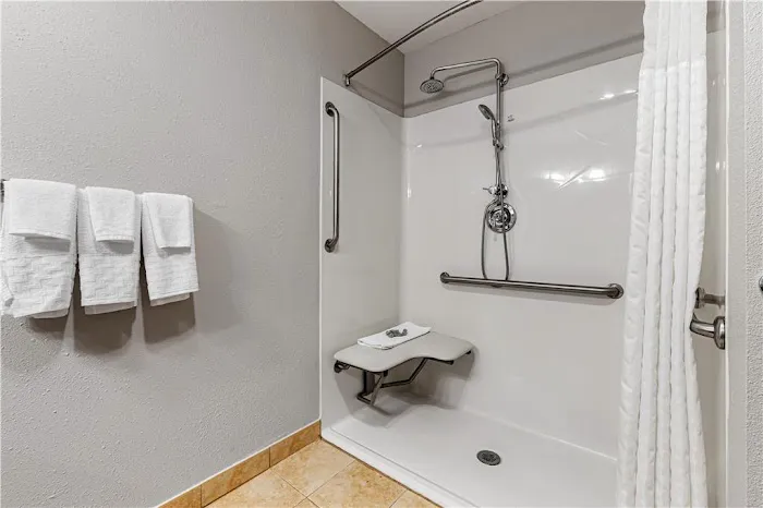 Best Western Ambassador Inn & Suites 4