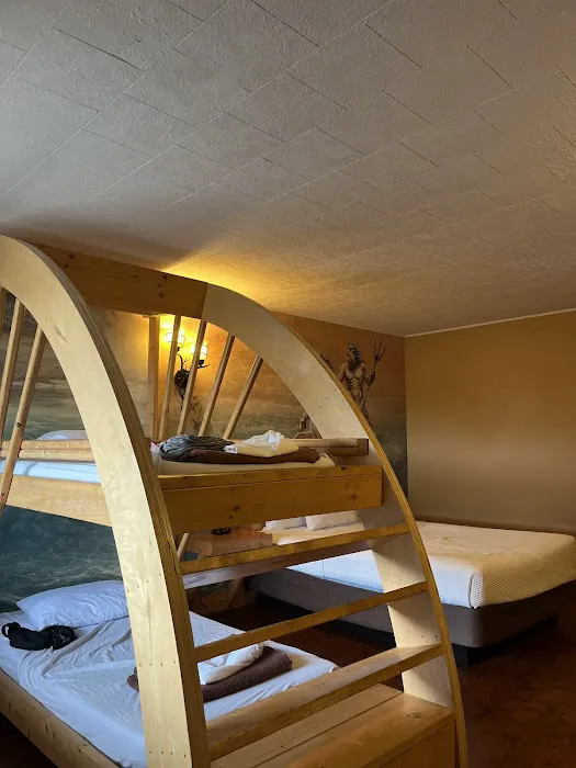 Hotel 4