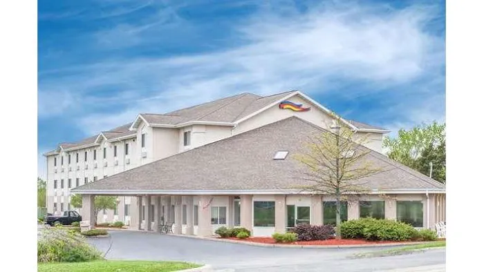 Baymont by Wyndham Freeport 4