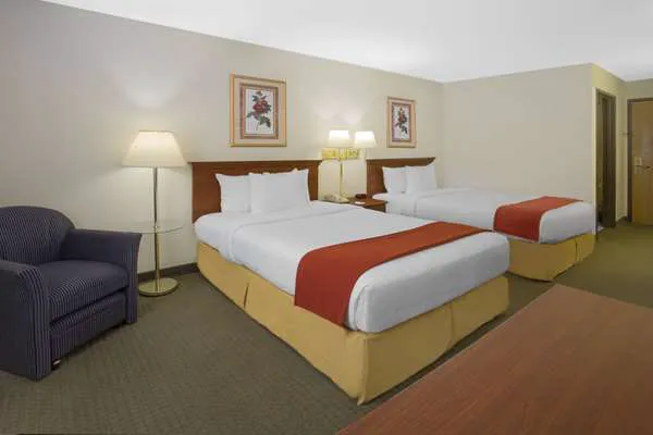Baymont by Wyndham Freeport 4