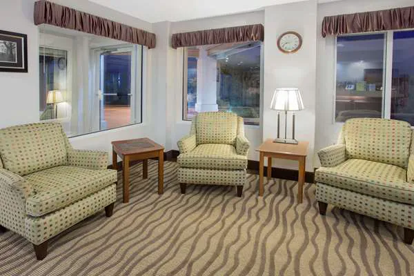 Baymont by Wyndham Freeport 4