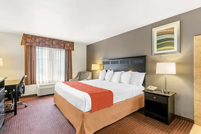 Best Western Legacy Inn & Suites Beloit-South Beloit 4