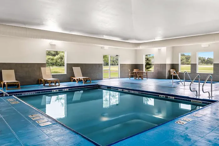 Best Western Legacy Inn & Suites Beloit-South Beloit 4