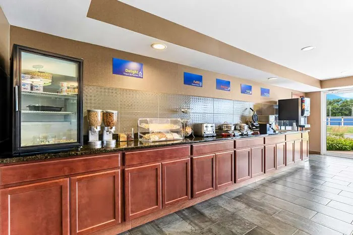 Best Western Legacy Inn & Suites Beloit-South Beloit 4
