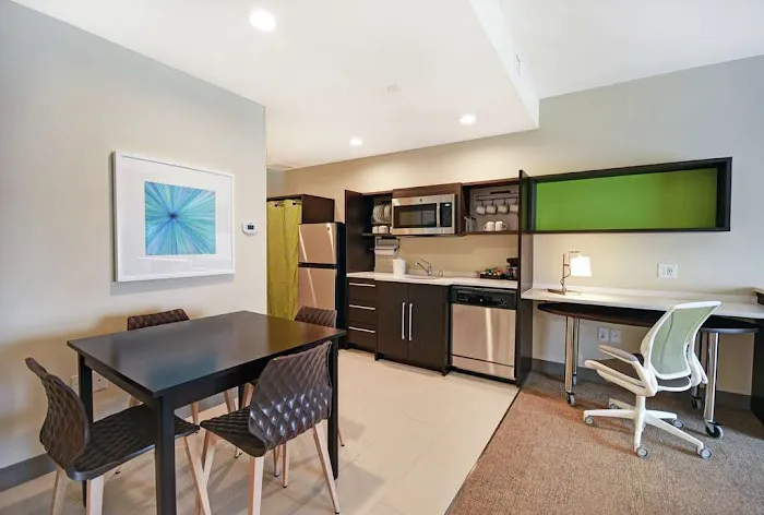 Home2 Suites by Hilton Beloit 4