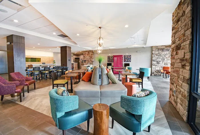 Home2 Suites by Hilton Beloit 4