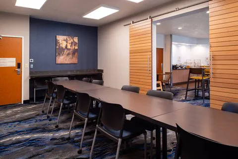 Fairfield Inn & Suites Beloit 4