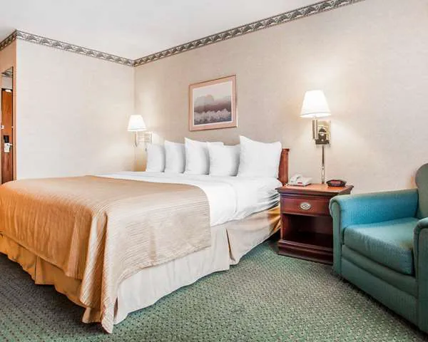 Quality Inn 4