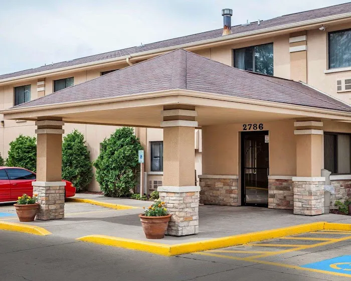 Quality Inn 4
