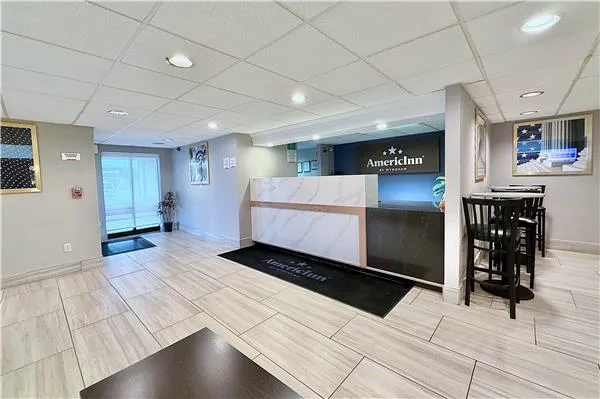 AmericInn by Wyndham Beloit 4