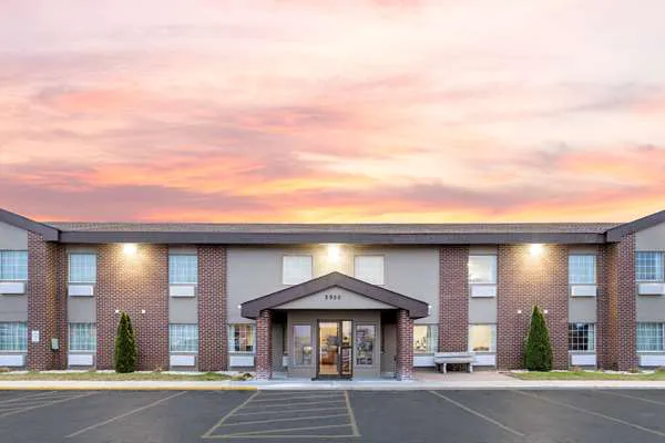 Baymont by Wyndham Beloit 4