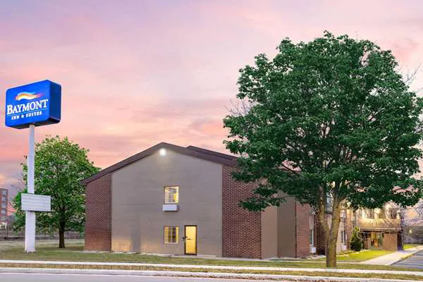 Baymont by Wyndham Beloit 4