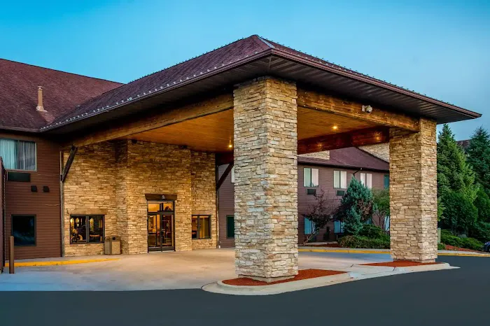 Riverview Inn & Suites, Ascend Hotel Collection 4