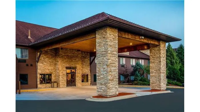 Riverview Inn & Suites, Ascend Hotel Collection 4