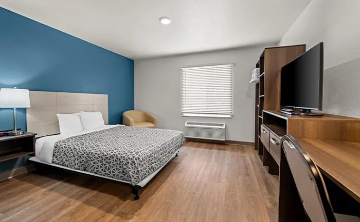 WoodSpring Suites Loves Park - Rockford 4