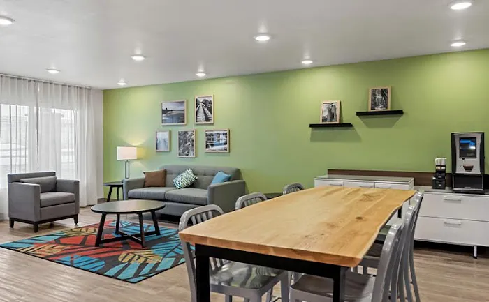 WoodSpring Suites Loves Park - Rockford 4