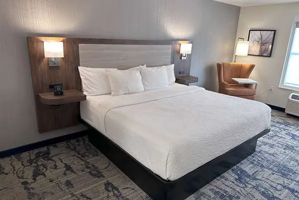La Quinta Inn & Suites by Wyndham Milwaukee SW New Berlin 4