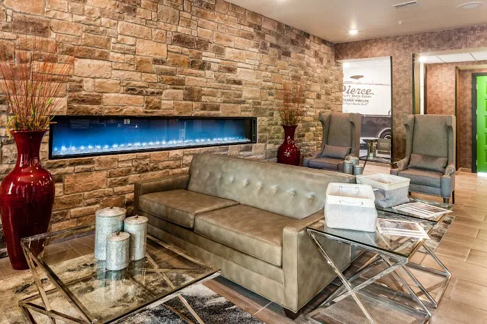 Cobblestone Hotel & Suites - Appleton International Airport 4