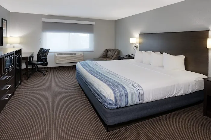 AmericInn by Wyndham Plover Stevens Point 4