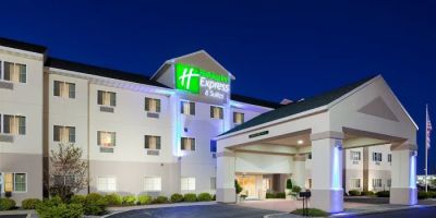 Holiday Inn Express & Suites Stevens Point by IHG