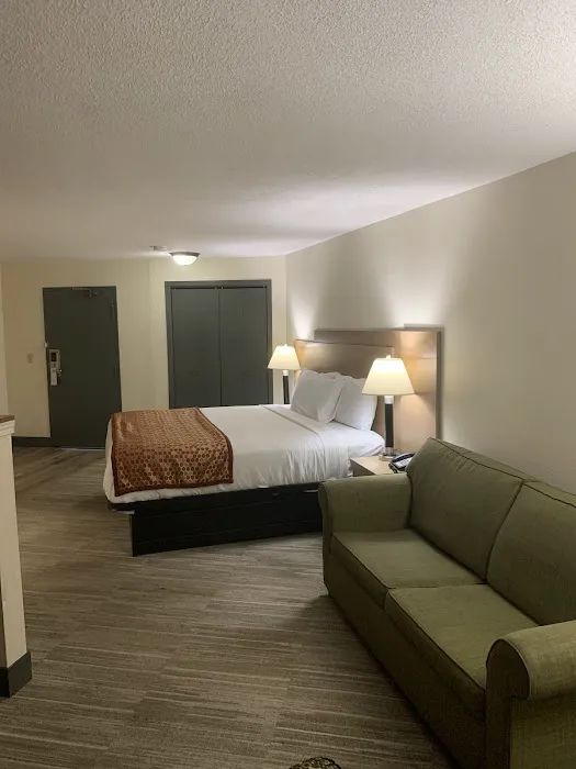 University Inn & Suites Stevens Point 4