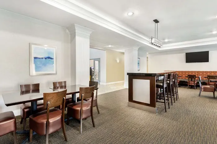 Best Western Plus Appleton Airport/Mall Hotel 4