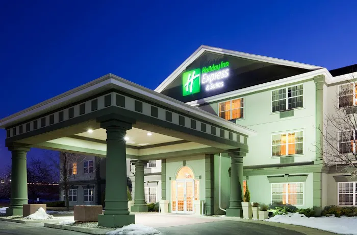 Holiday Inn Express & Suites Oshkosh-Sr 41 by IHG 4