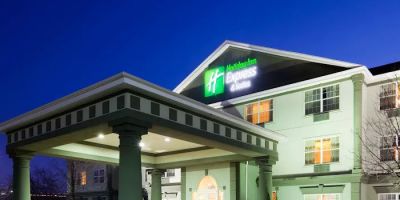 Holiday Inn Express & Suites Oshkosh-Sr 41 by IHG