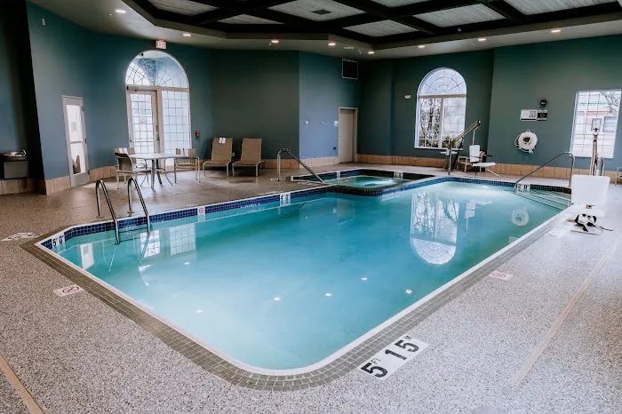 Holiday Inn Express & Suites Oshkosh-Sr 41 by IHG 4