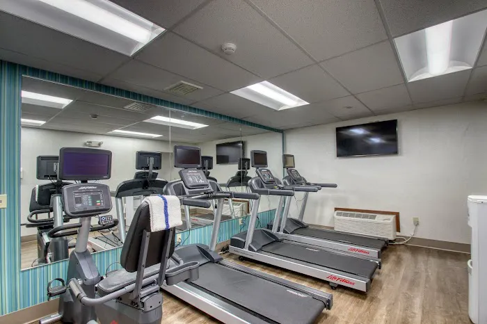 Holiday Inn Express & Suites Oshkosh-Sr 41 by IHG 4