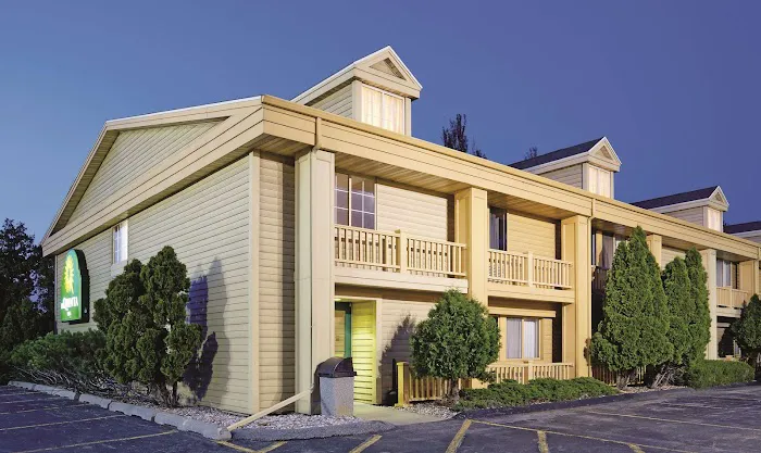 La Quinta Inn by Wyndham Oshkosh 4