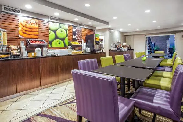 La Quinta Inn by Wyndham Oshkosh 4