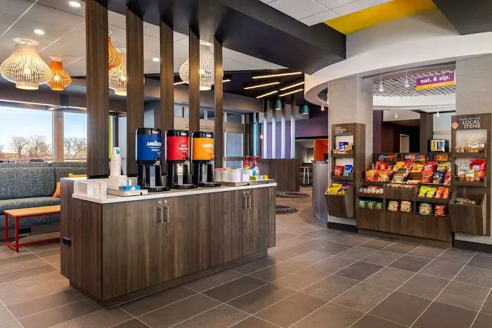 Tru by Hilton Oshkosh 4