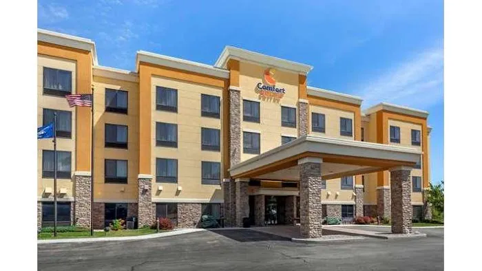 Comfort Suites 4